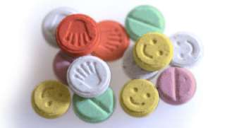 قرص ام دی ام ای (MDMA) | همه چیز در مورد عوارض قرص ام دی ام ای